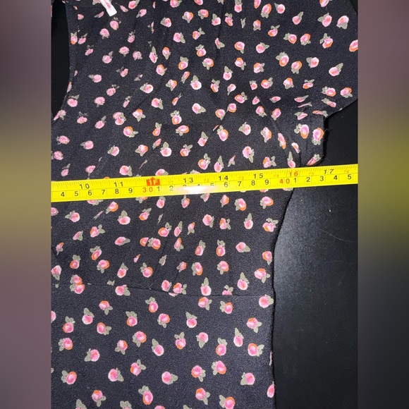 Free People Mila Floral V-Neck floral jumpsuit Size 4 EUC feminine romantic dark - Picture 8 of 9